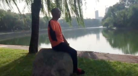 一個獨臂者的十萬個大禮拜-1