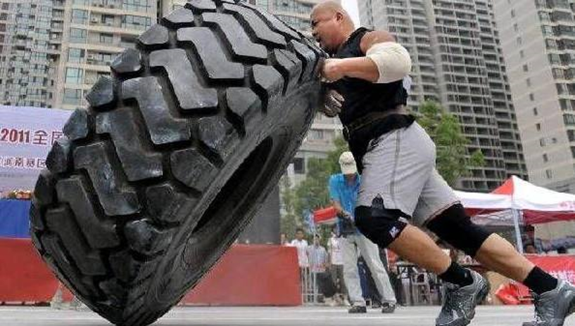 亚洲第一大力士龙武